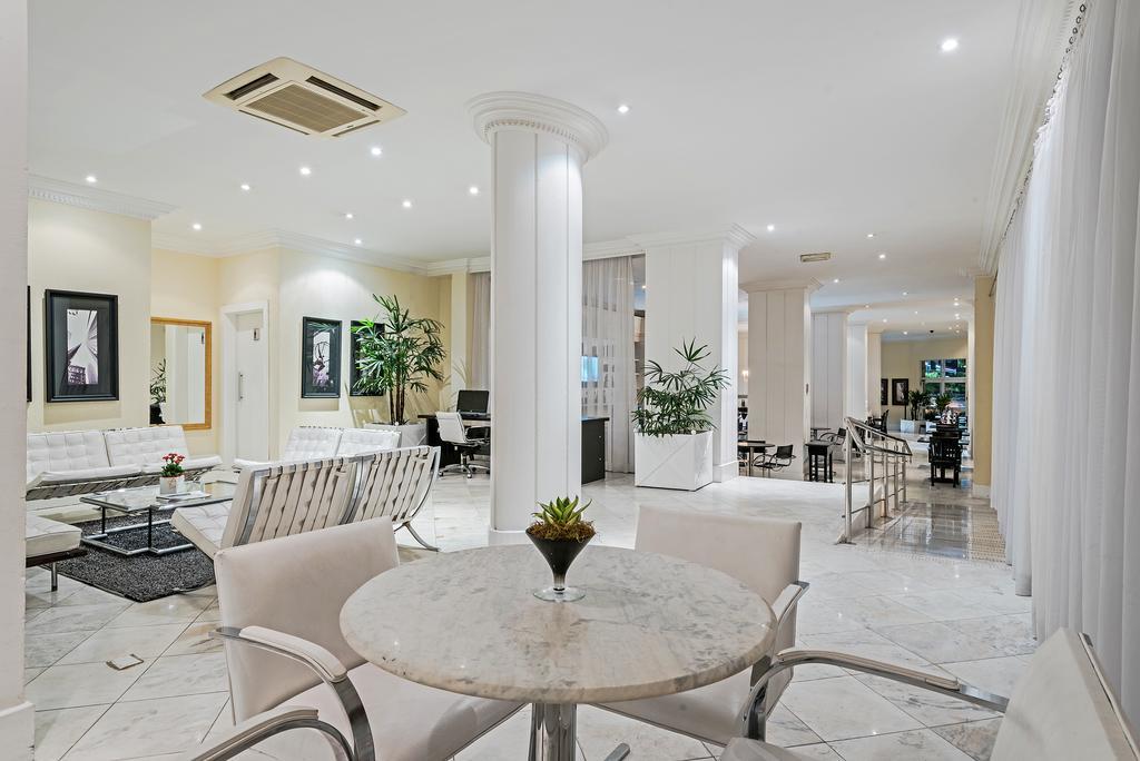 Rockefeller By Slaviero Hotel